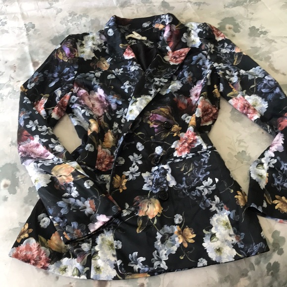 H&M floral blazer - Picture 2 of 8
